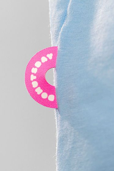 Бирки с логотипом в боковой шов