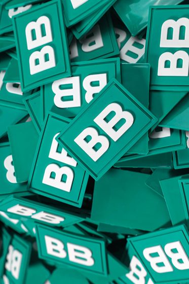 ПВХ этикетки настрочные