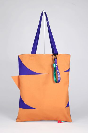 сумки с логотипом и принтом